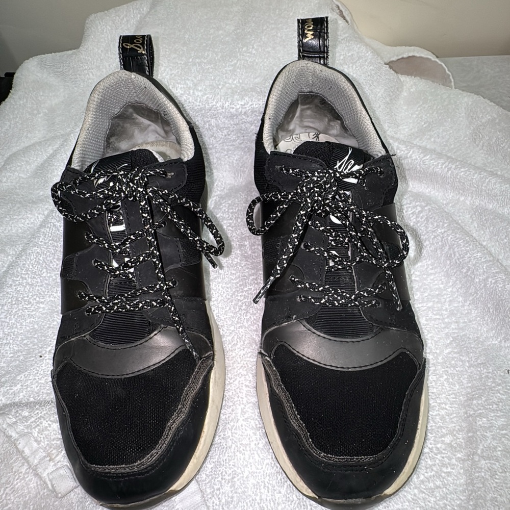 women's Sam Edelman low-top lace-up sneakers/runners